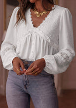 Load image into Gallery viewer, White Floral Blouse