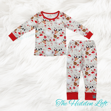 Load image into Gallery viewer, Christmas Print Pajamas