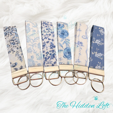 Load image into Gallery viewer, Blue Florals Small Key Fob Keychains