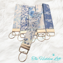 Load image into Gallery viewer, Blue Florals Small Key Fob Keychains