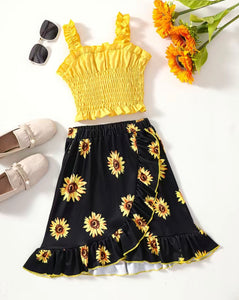 Sunflower Skirt Outfit